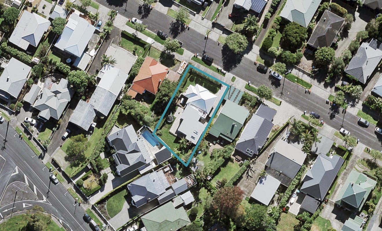 44 Springfield Road, Morningside, Auckland - Carousel 1