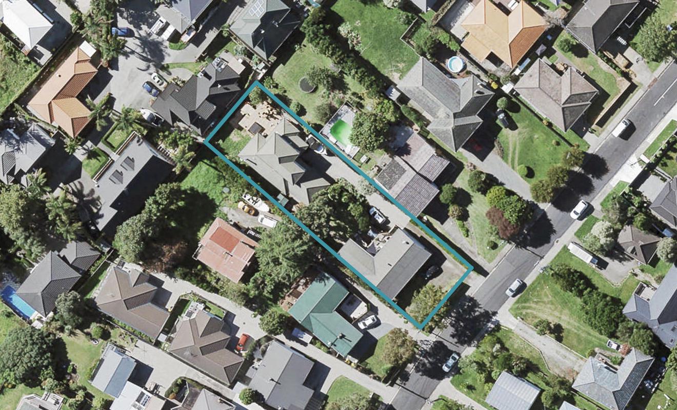 2/7 O'halloran Road, Howick, Auckland - Carousel 1