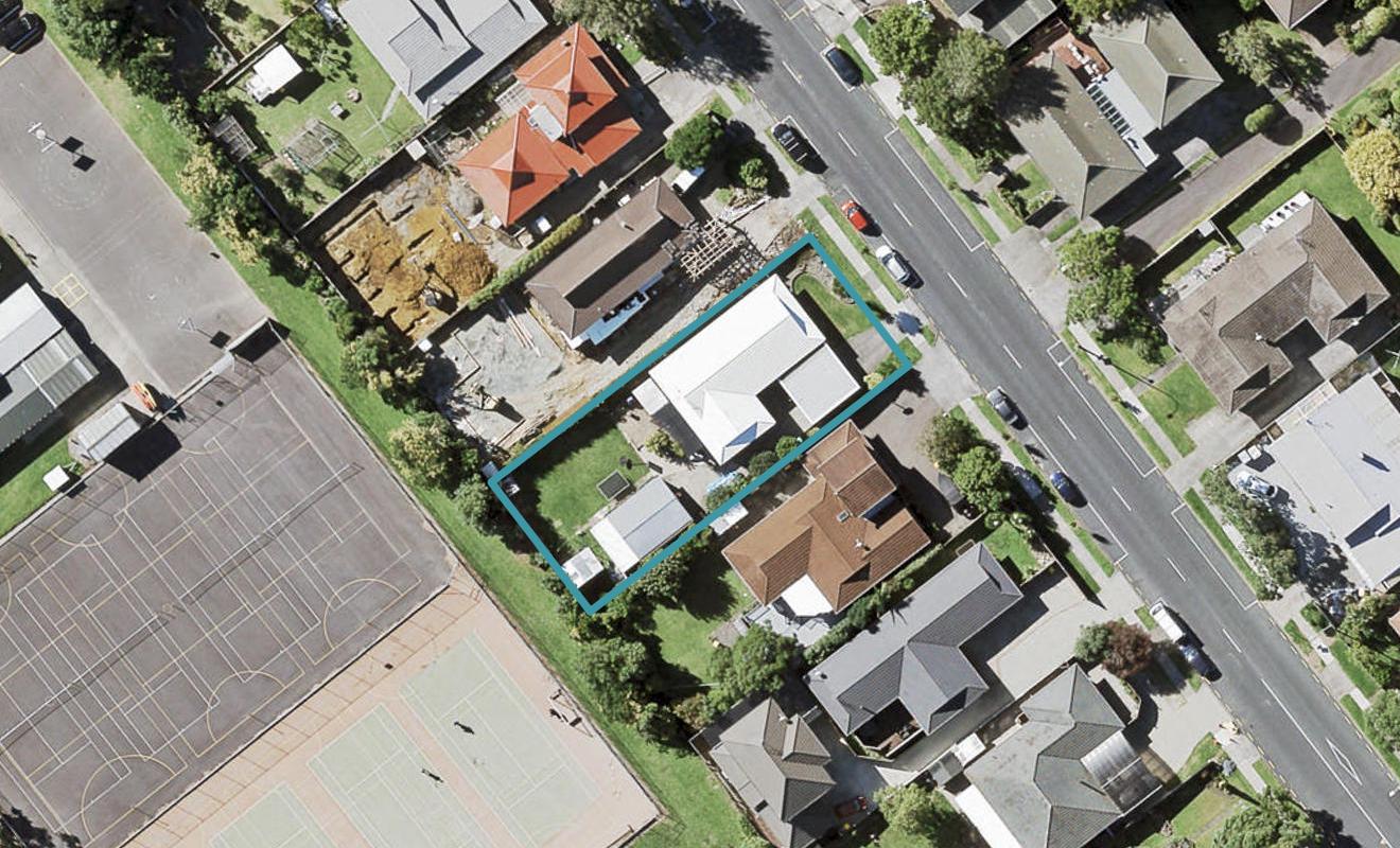 51 Sandspit Road, Cockle Bay, Auckland - Carousel 1
