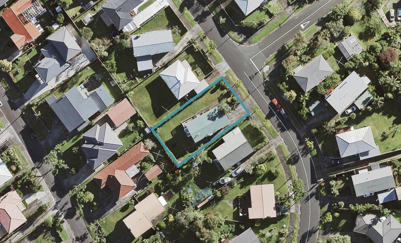 49 Rosamund Avenue, New Windsor, Auckland - Carousel 1