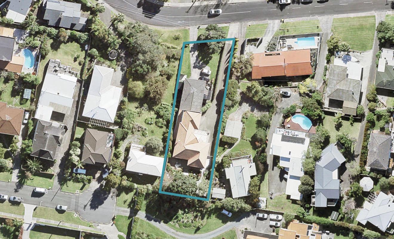 2/18 Mizpah Road, Torbay, Auckland - Carousel 1