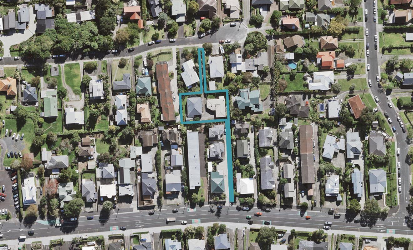1/17A ZION Road, Birkenhead, North Shore City - Carousel 1