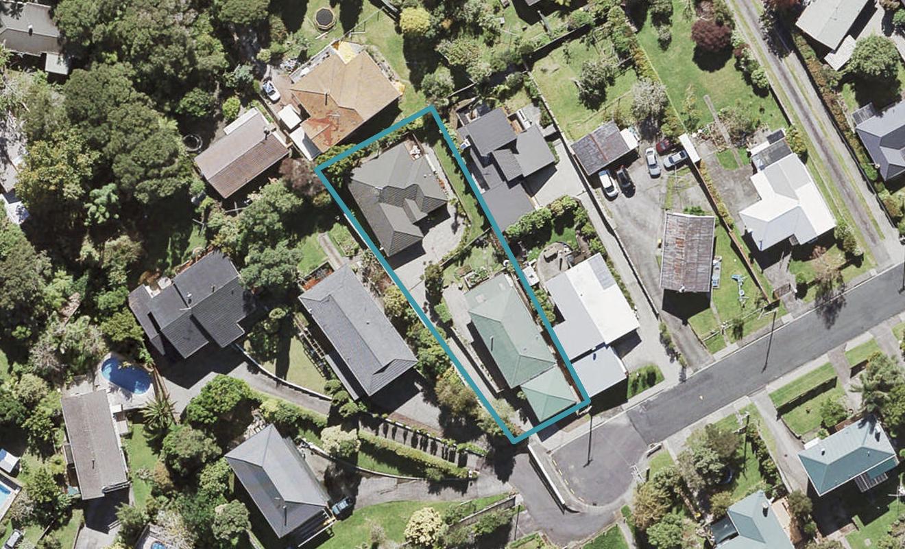 27 Barron Drive, Green Bay, Auckland - Carousel 1