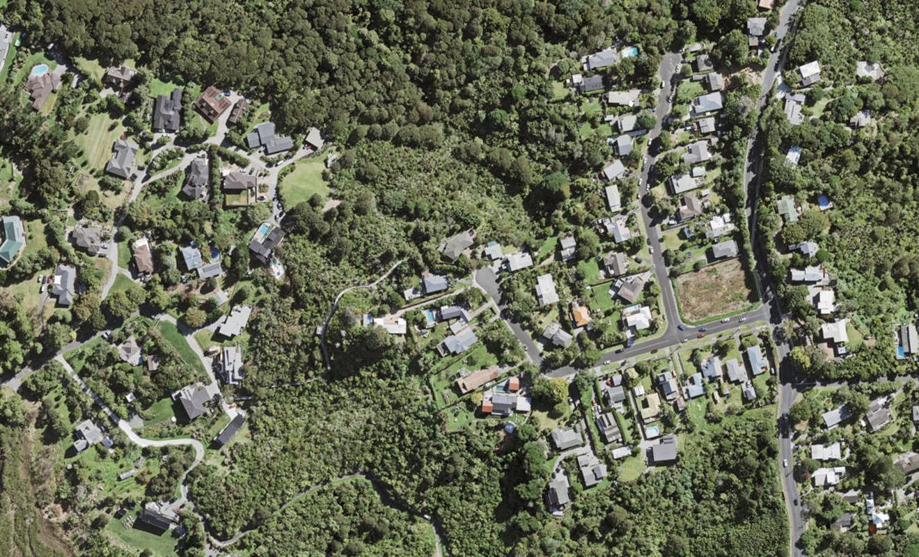 35 Grendon Road, Titirangi, Auckland - Carousel 1
