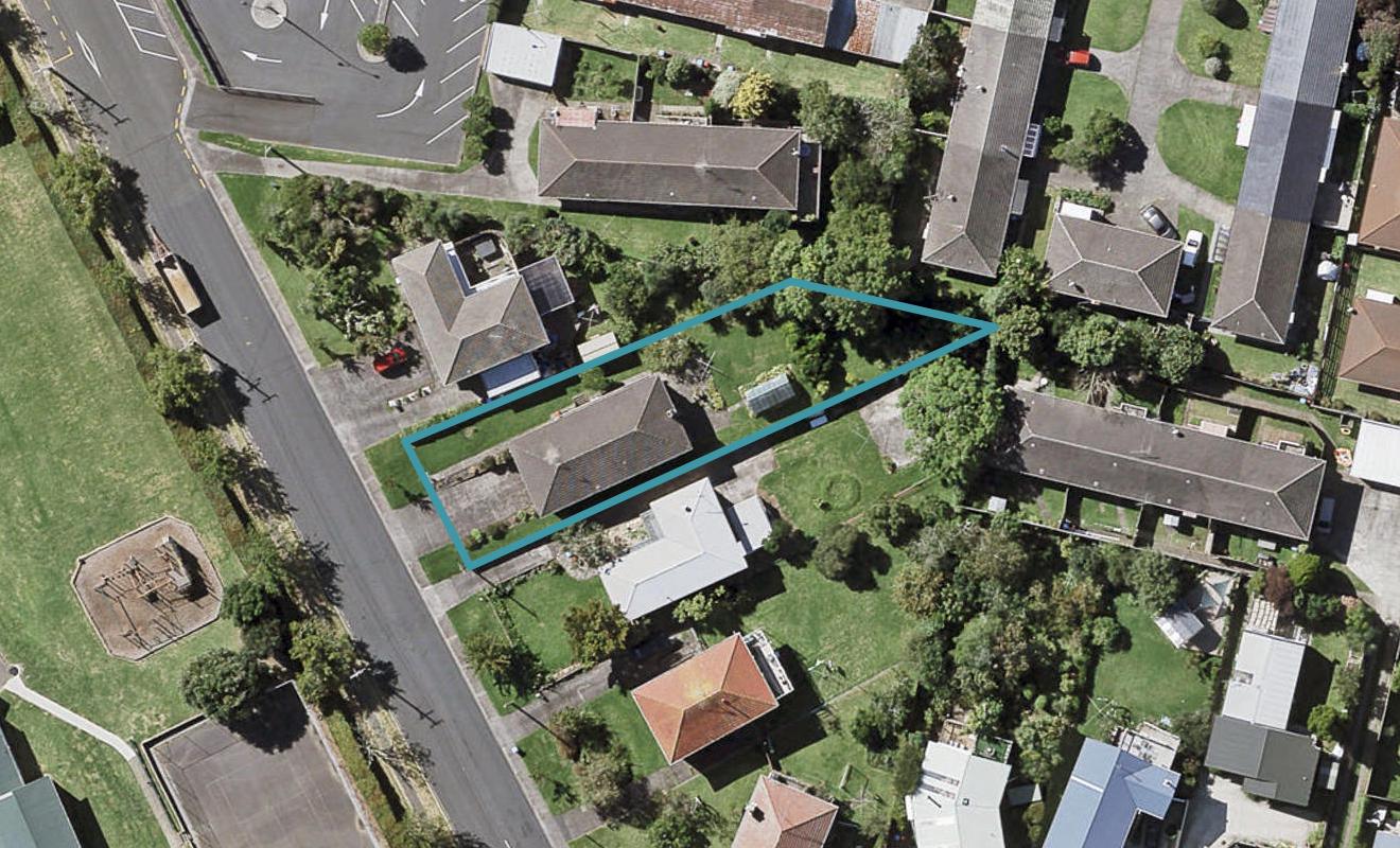 220 Queens Road, Panmure, Auckland - Carousel 1