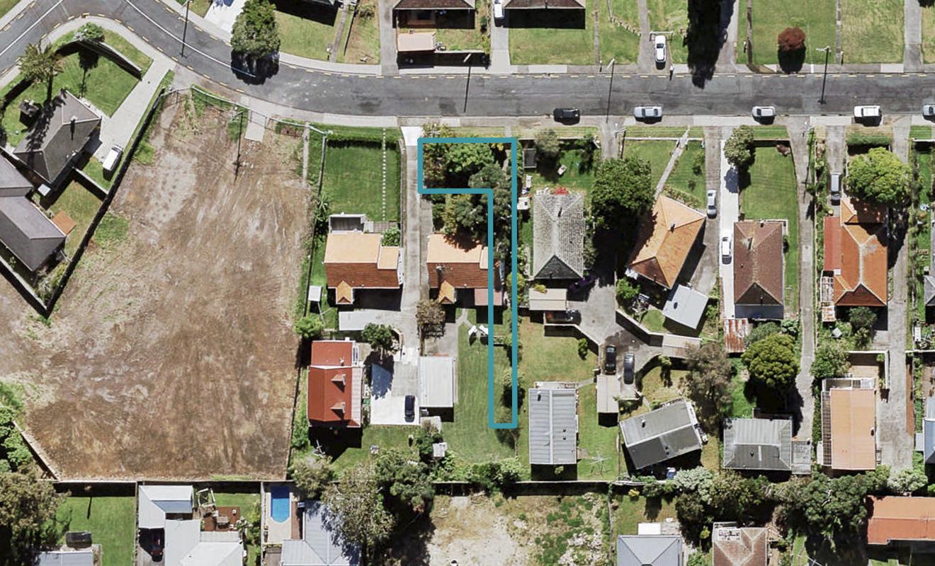 1/31 Hill Crescent, New Lynn, Auckland - Carousel 1