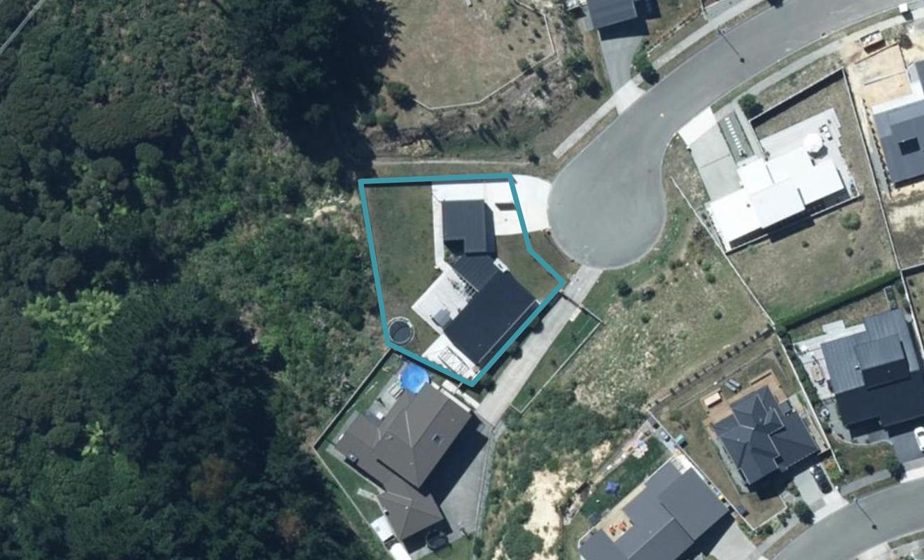 21 Madeira Close, Whitby, Porirua - Carousel 1