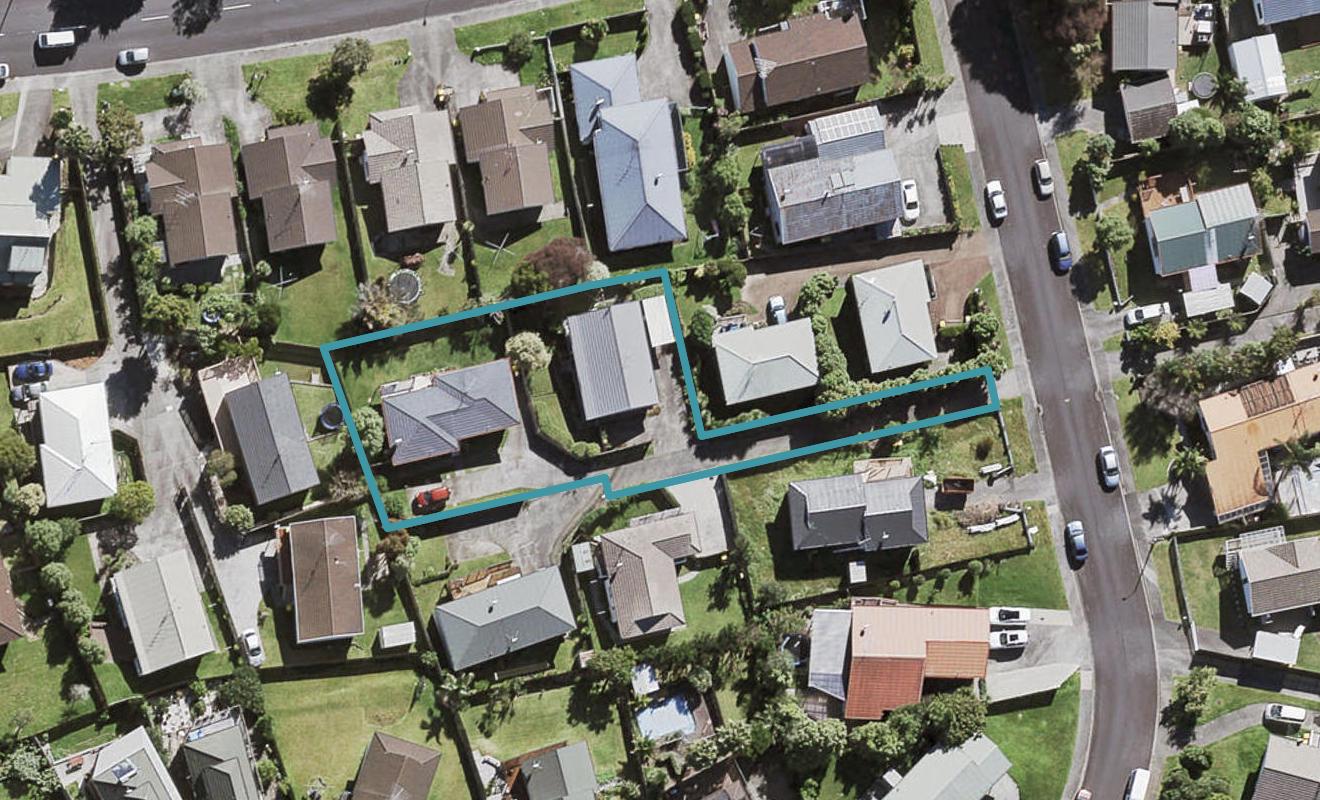 2/5 Jumento Place, Unsworth Heights, Auckland - Carousel 1