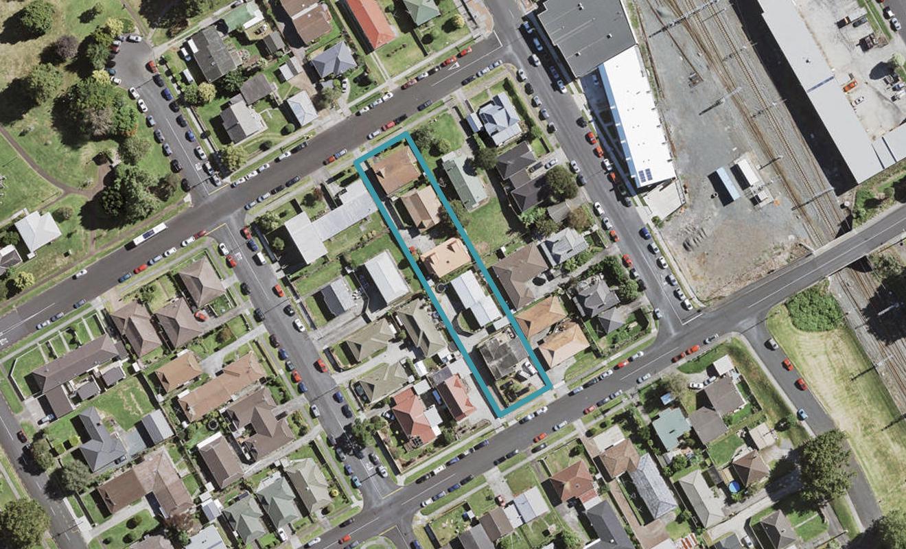 2/5 Chapel Street, Papakura, Auckland - Carousel 1