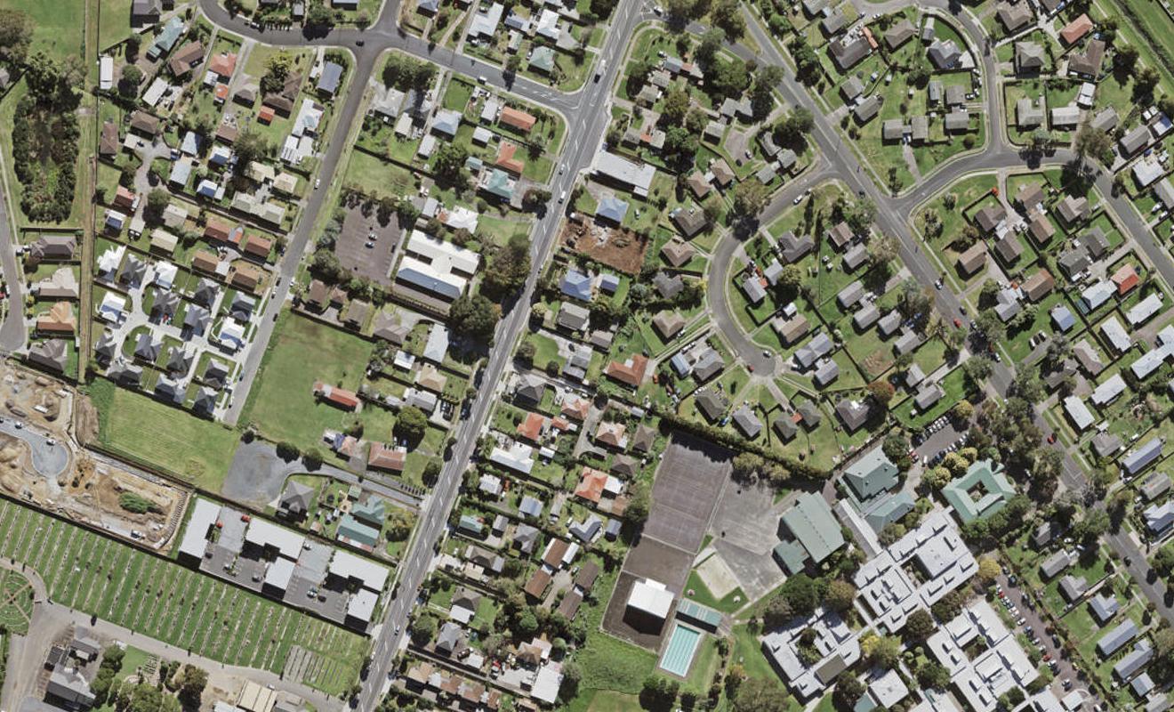 58 Mckenzie Road, Mangere Bridge, Auckland - Carousel 1