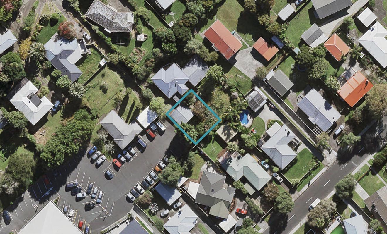 12B Liddell Street, Hillcrest, Auckland - Carousel 1