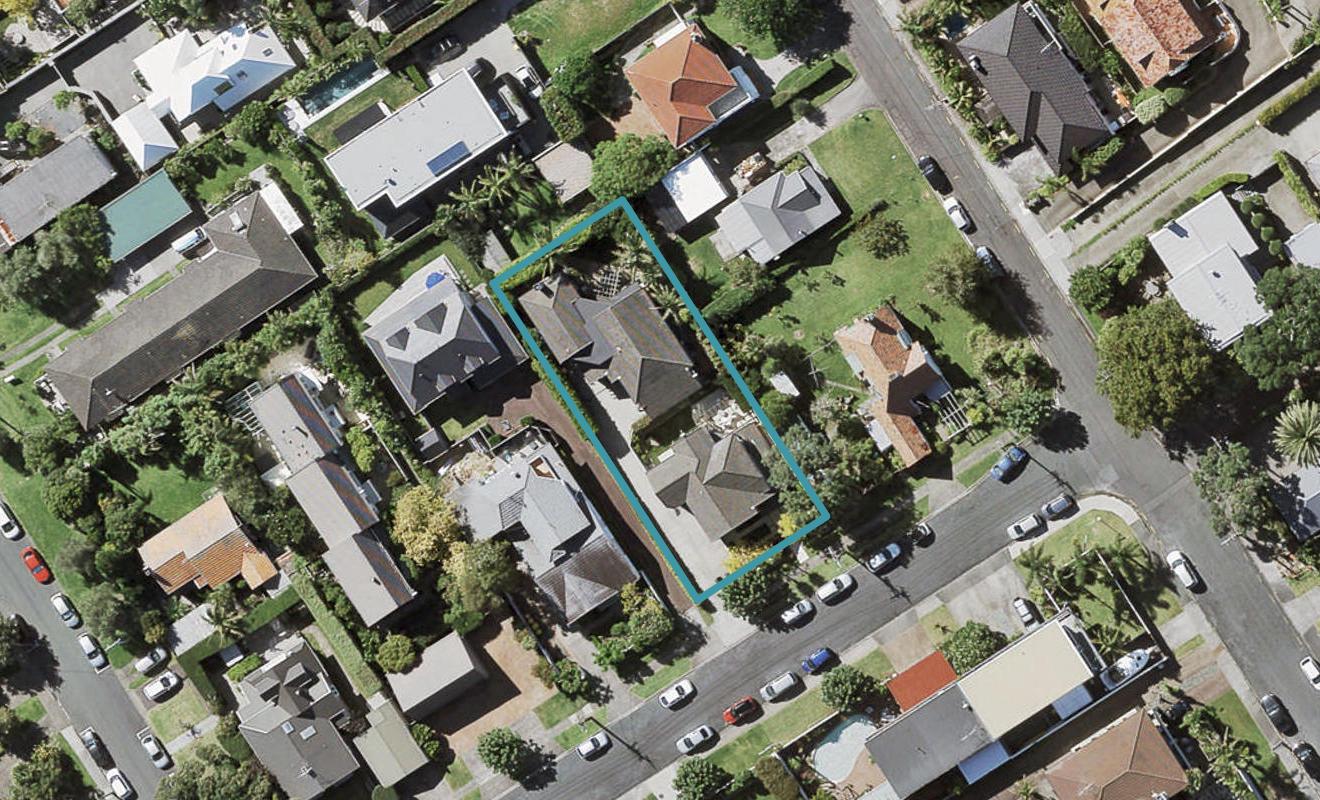 1/12 Rewiti Avenue, Takapuna, Auckland - Carousel 1