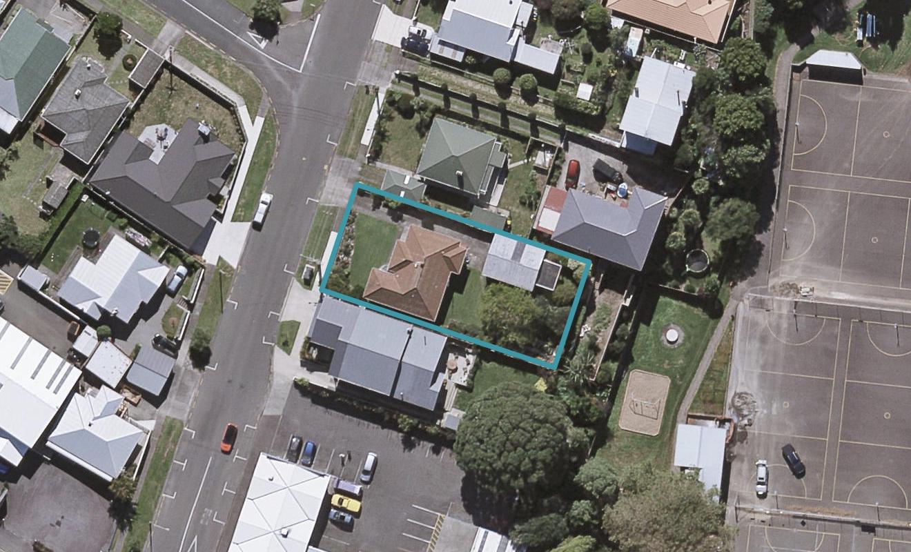 15 Normanby Street, Fitzroy, New Plymouth - Carousel 1