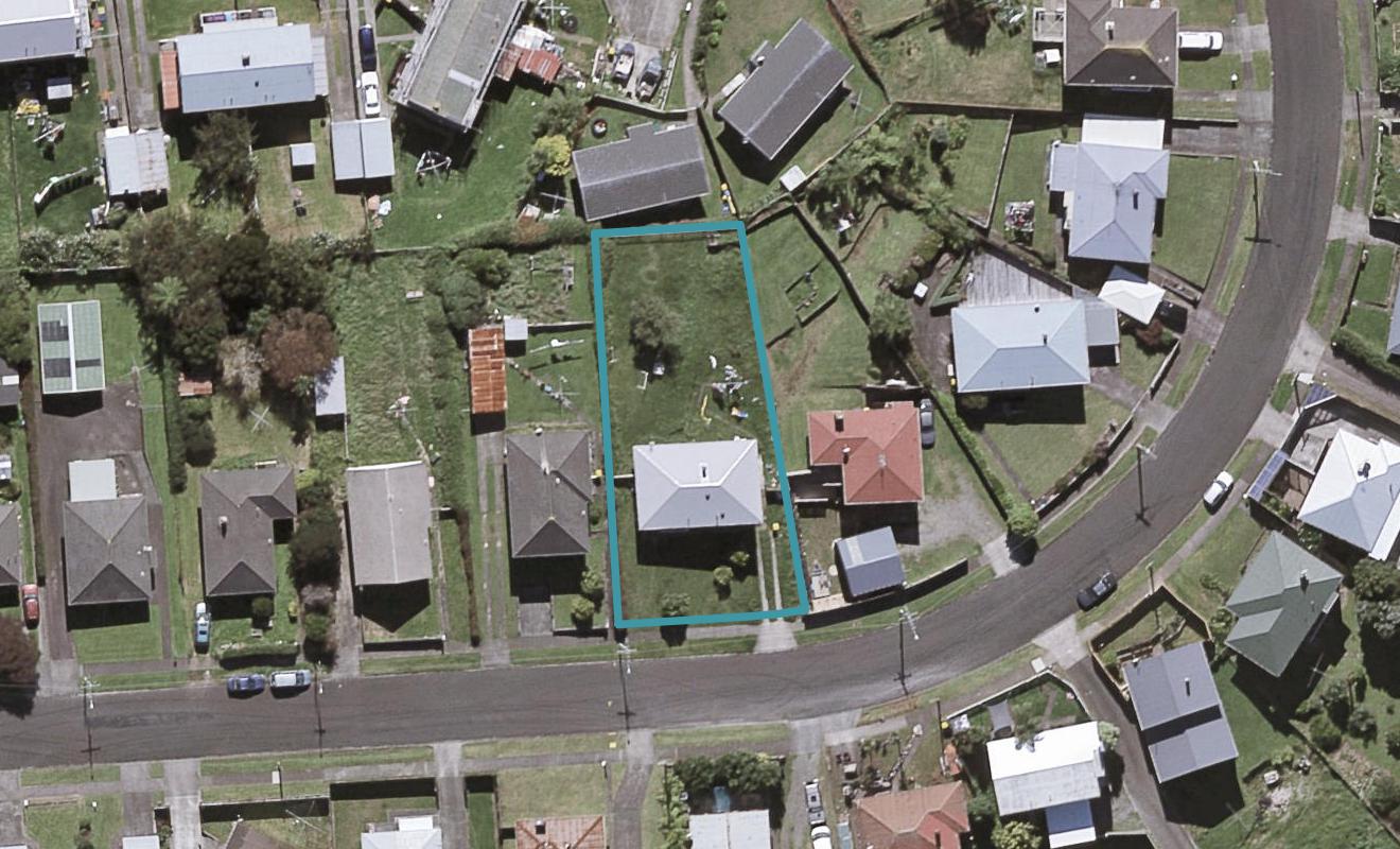 15 Banks Street, Marfell, New Plymouth - Carousel 1