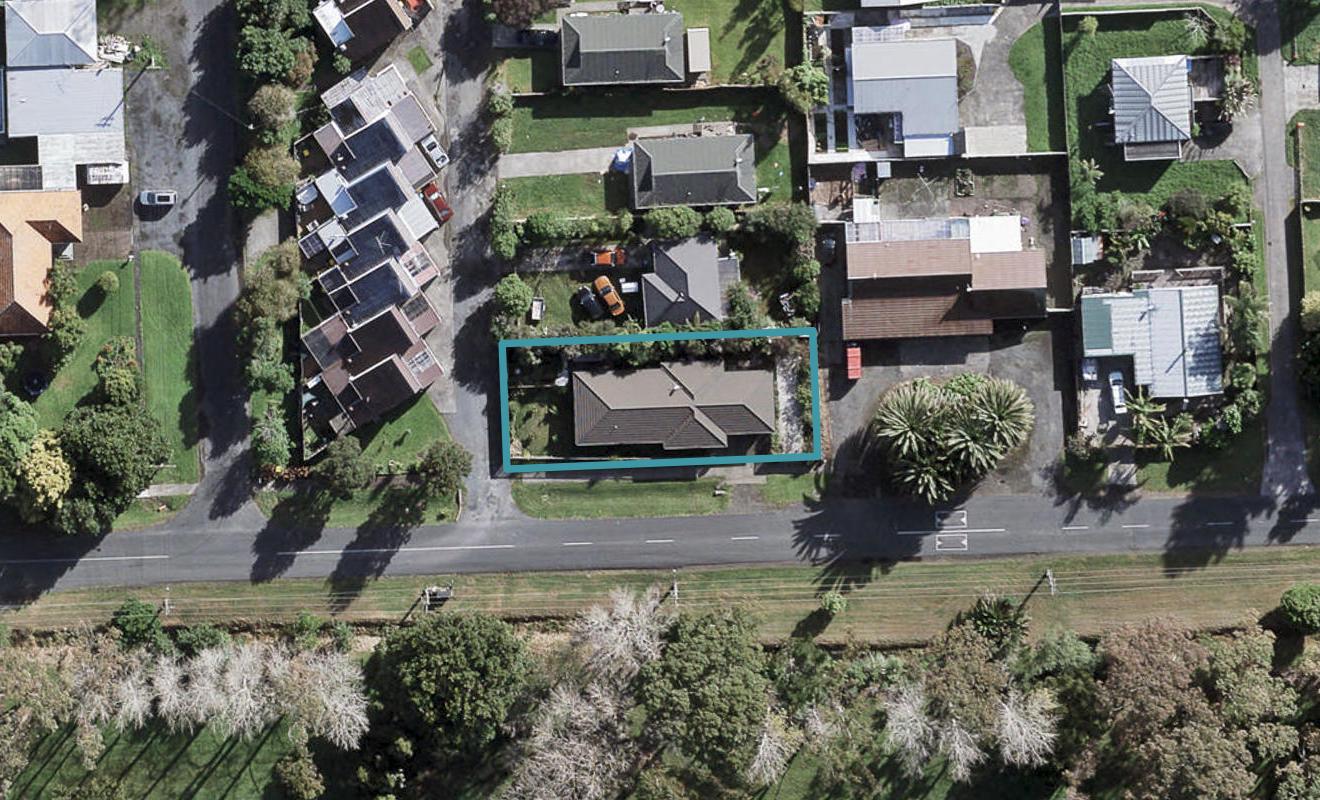 31 Springs Road, Parakai, Helensville - Carousel 1