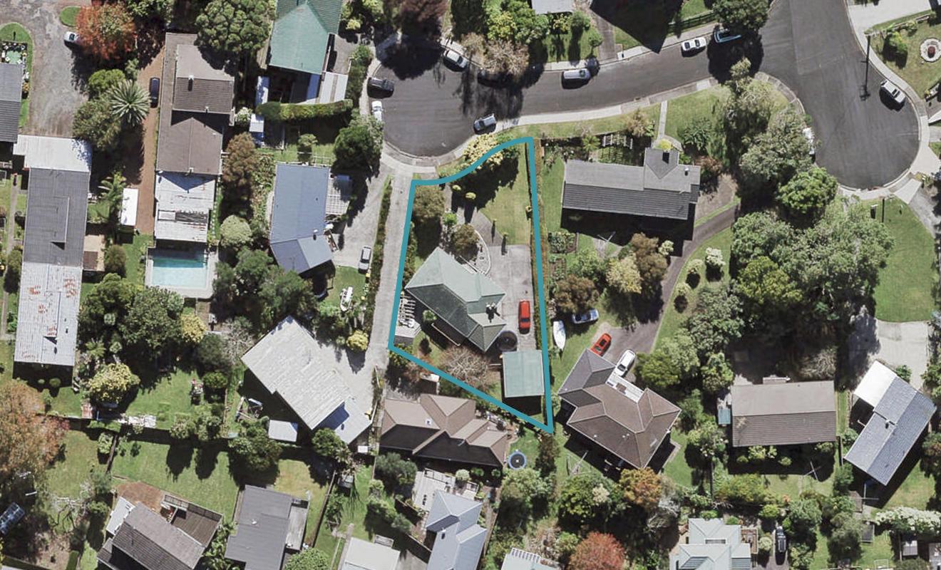 4 Fayette Place, Te Atatu South, Auckland - Carousel 1
