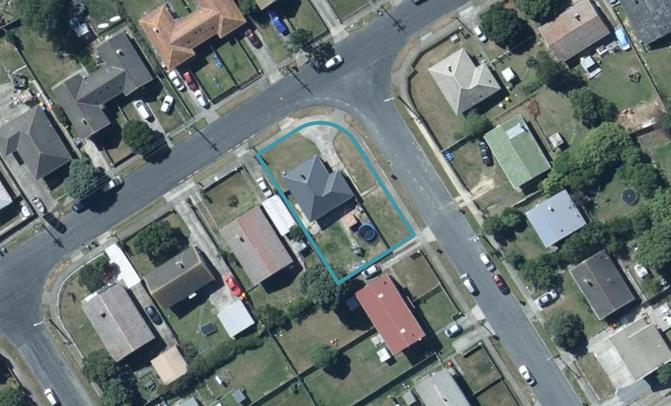 2 Aberfeldy Street, Cannons Creek, Porirua - Carousel 1