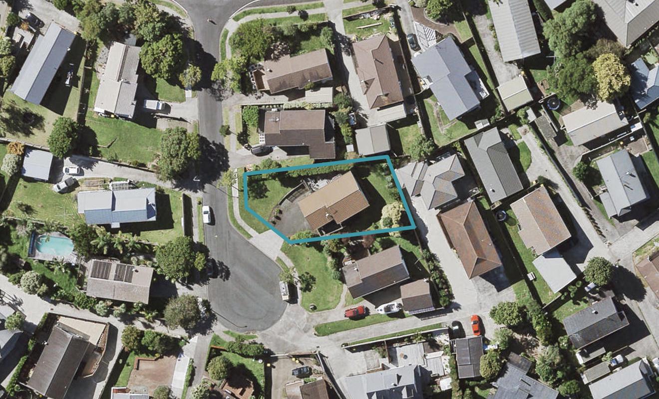 6 Seaglen Place, Botany Downs, Auckland - Carousel 1