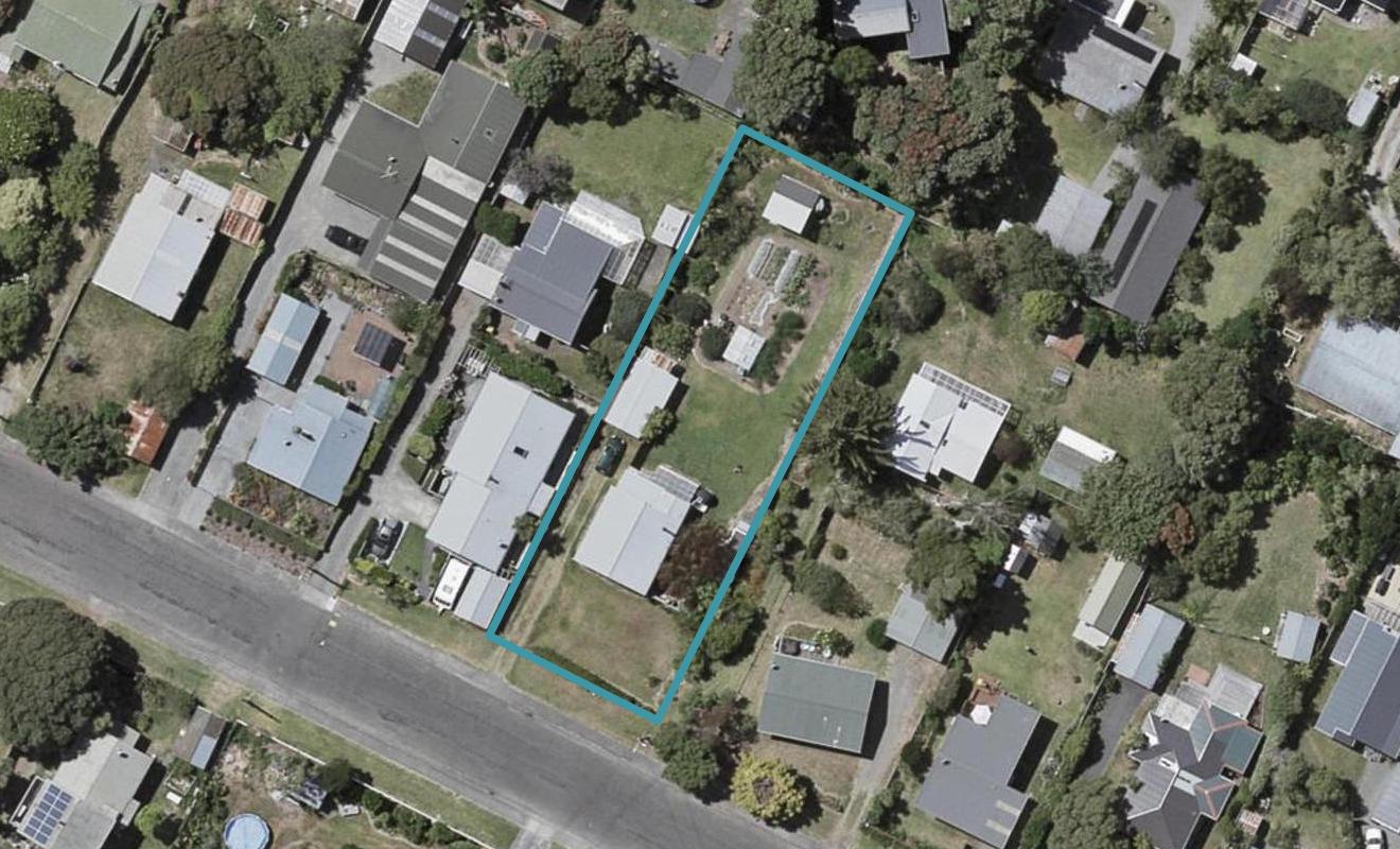 22 Manuka Street, Otaki Beach, Otaki - Carousel 1
