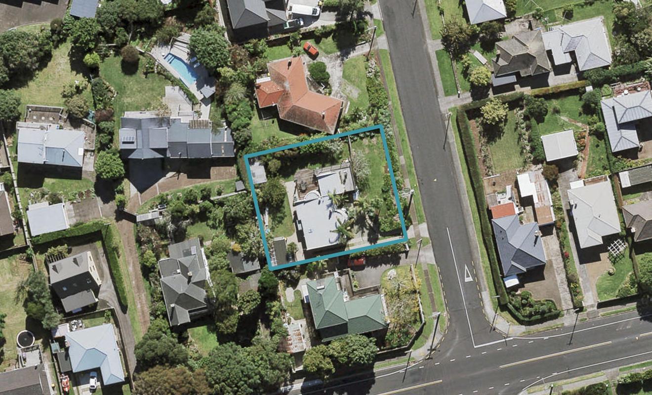 12 Woodward Avenue, Mangere Bridge, Auckland - Carousel 1