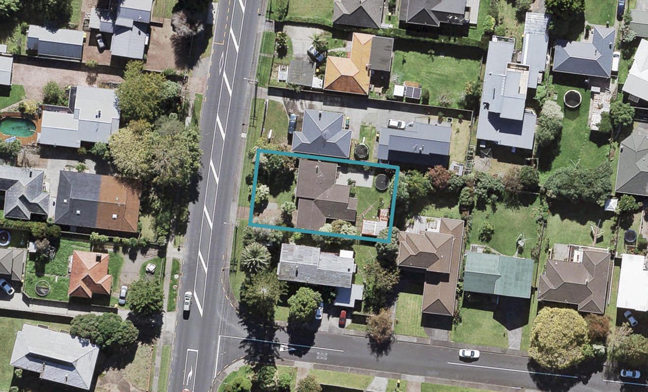 67 Te Atatu Road, Te Atatu South, Auckland - Carousel 1