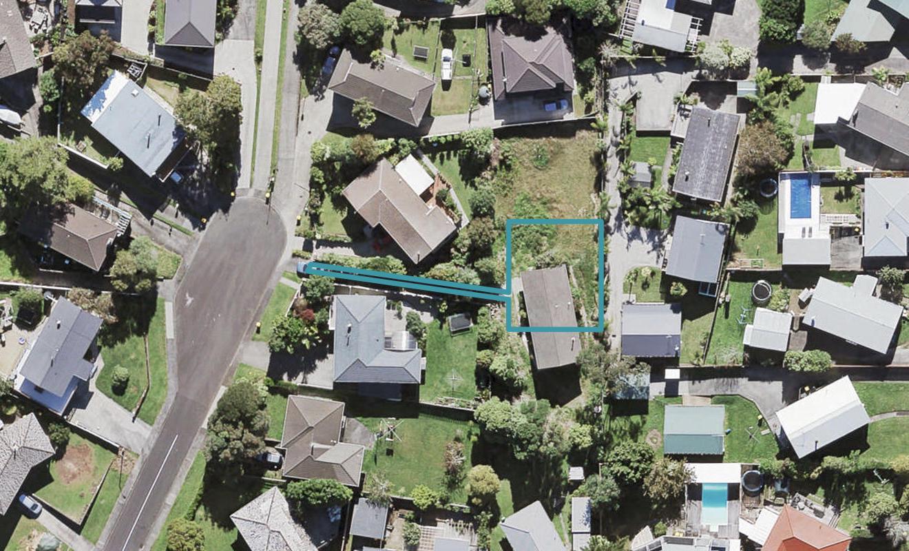 7B Halcombe Place, Green Bay, Auckland - Carousel 1