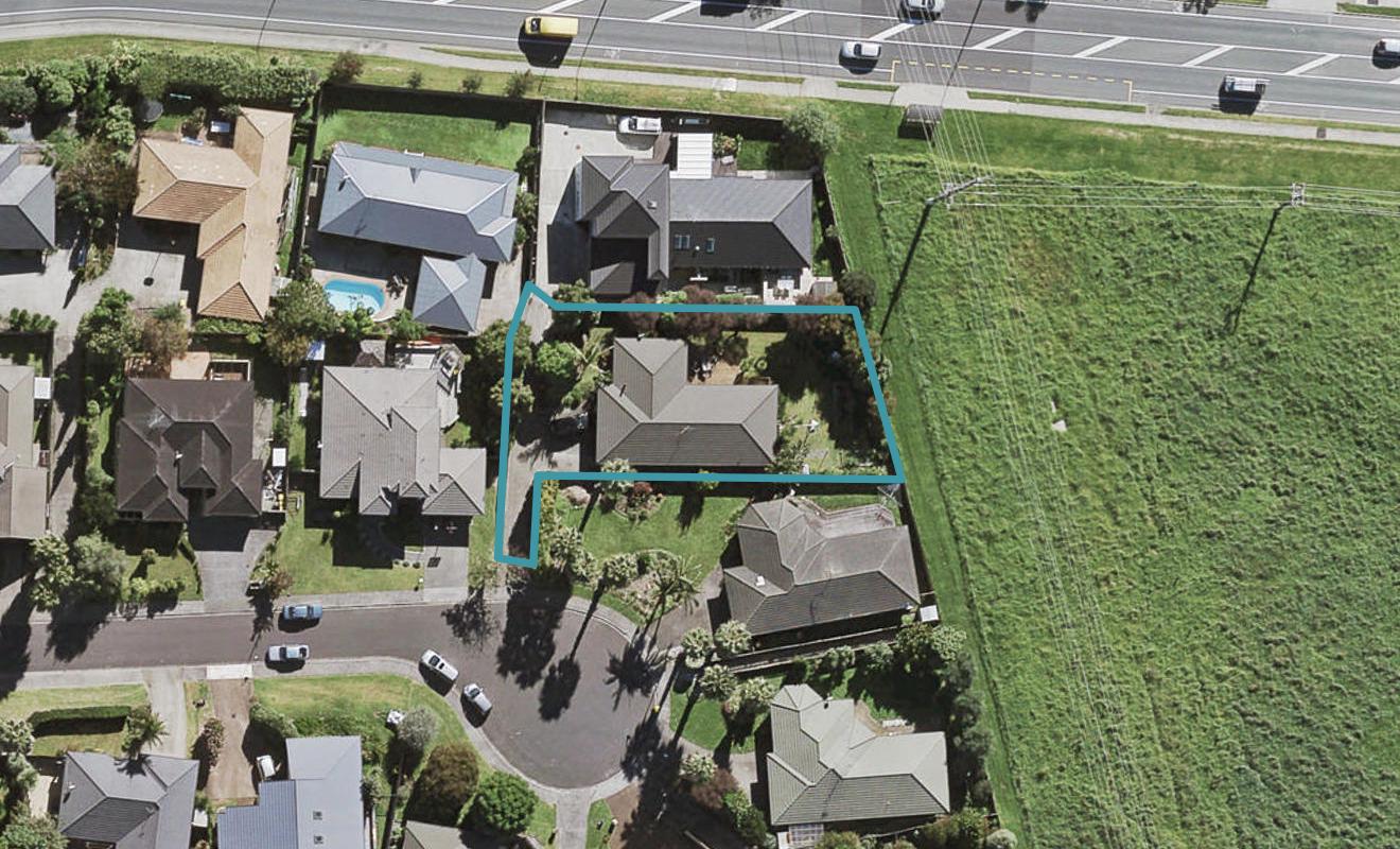 18 Jade Court, Rosedale, Auckland - Carousel 1