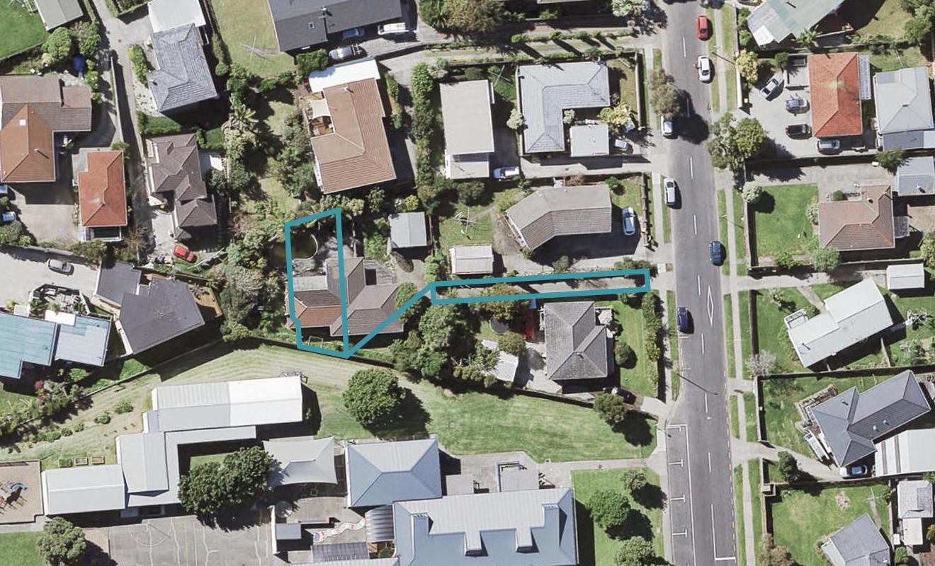 14B Wycherley Drive, Bucklands Beach, Auckland - Carousel 1