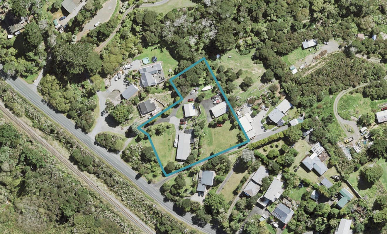 73 Waitakere Road, Waitakere, Auckland - Carousel 1