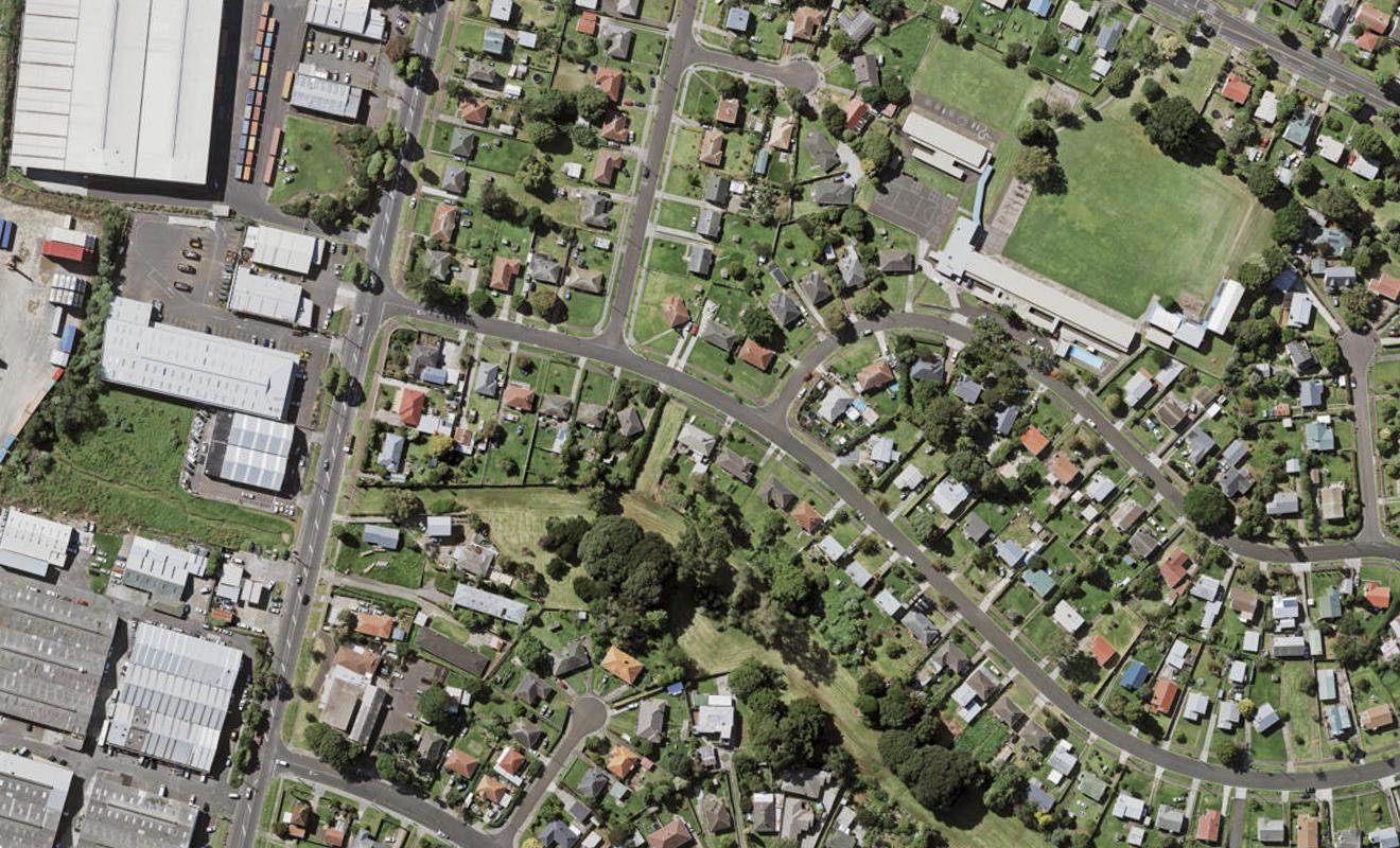 13A Torino Street, Point England, Auckland - Carousel 1