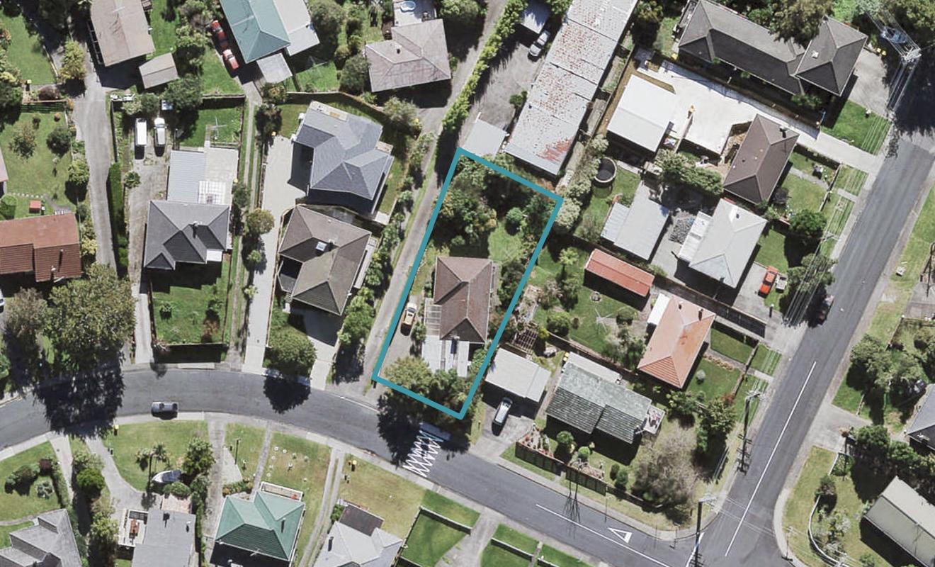 88 Divich Avenue, Te Atatu South, Auckland - Carousel 1