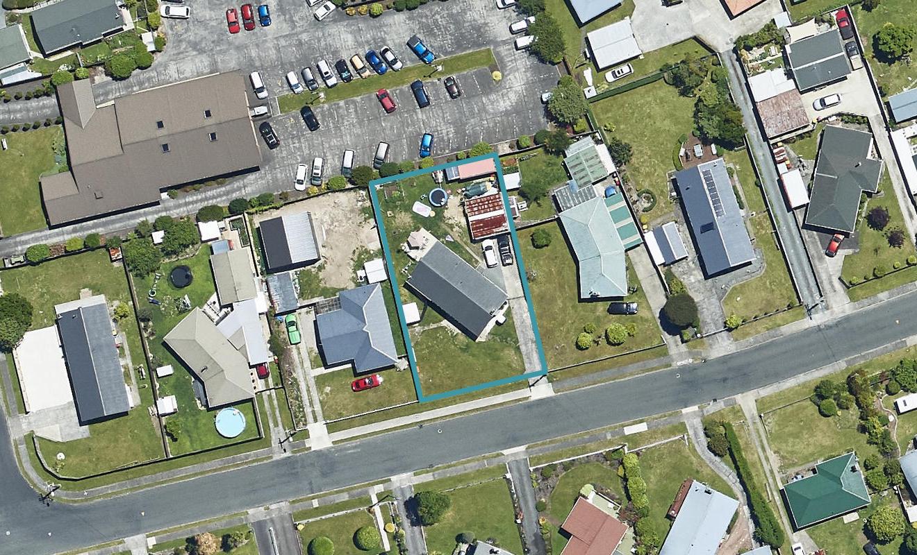 11 Fenruss Street, Fairy Springs, Rotorua - Carousel 1