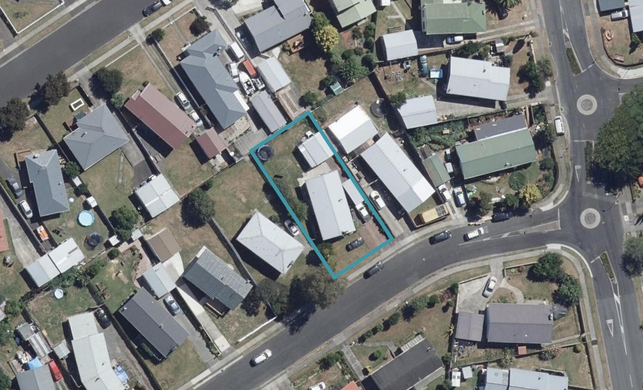 6 Susan Place, Deanwell, Hamilton - Carousel 1