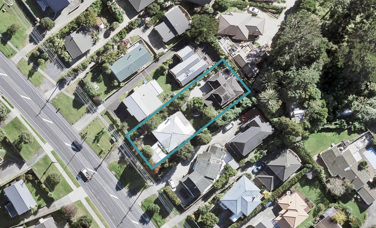 1/893 East Coast Road, Northcross, Auckland - Carousel 1
