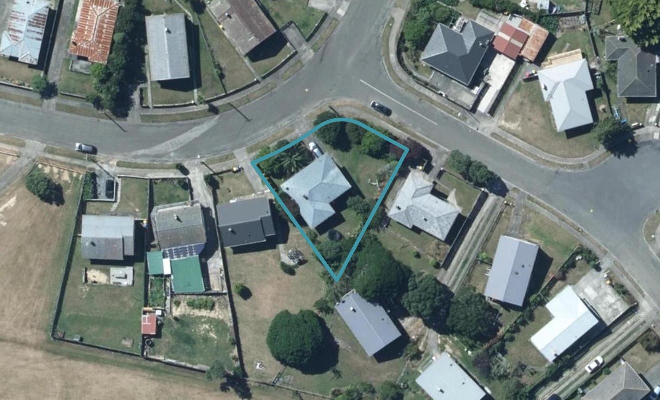 28 Cardiff Crescent, Cannons Creek, Porirua - Carousel 1