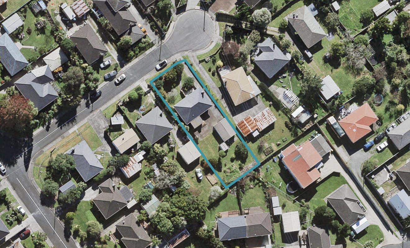 5 Devon Street, Te Atatu South, Auckland - Carousel 1