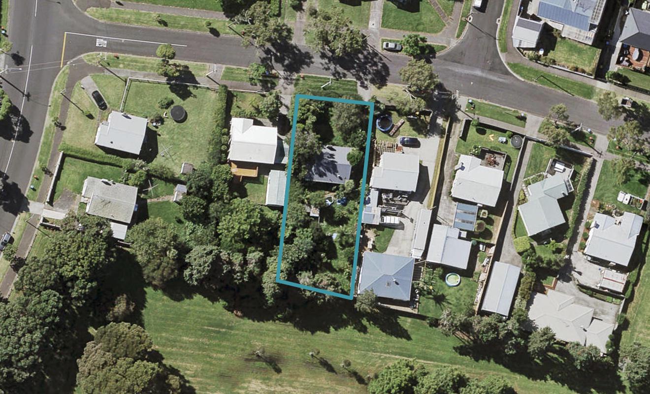 5 Tangaroa Street, Point England, Auckland - Carousel 1