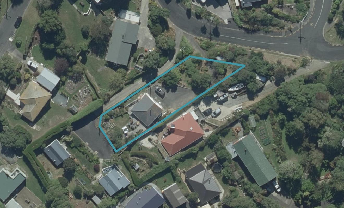 64 Marion Street, Macandrew Bay, Dunedin - Carousel 1