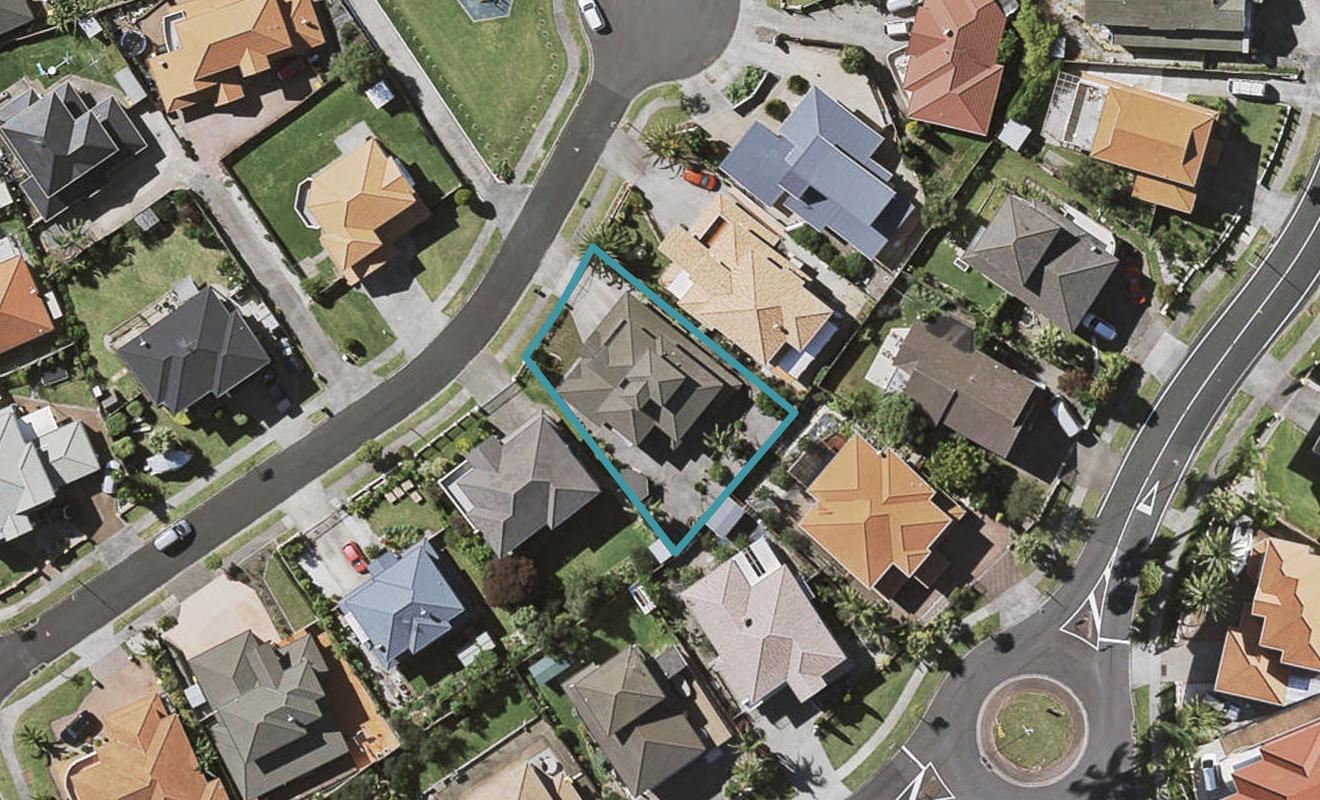 9 Macadamia Close, Goodwood Heights, Auckland - Carousel 1