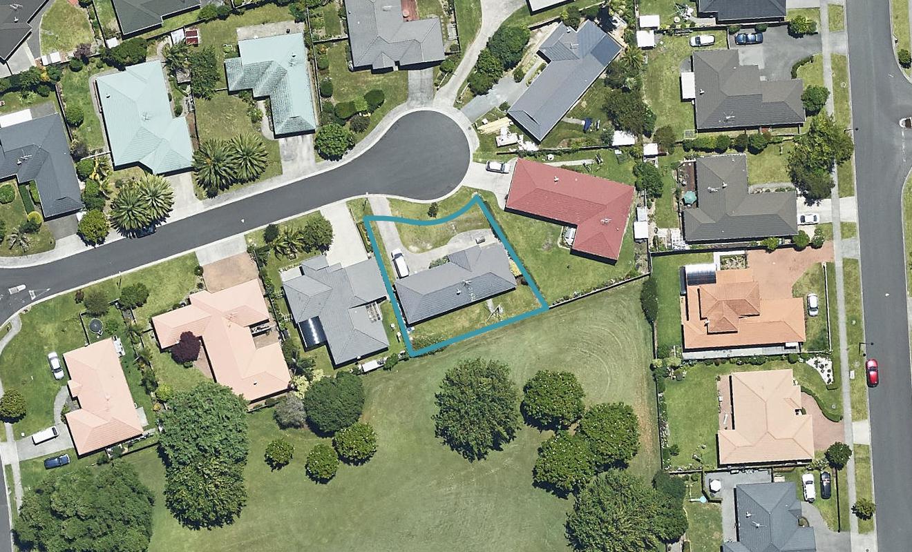 8 Molyneux Place, Welcome Bay, Tauranga - Carousel 1