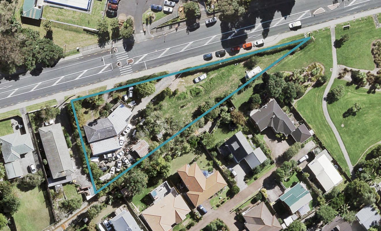 100 Godley Road, Green Bay, Auckland - Carousel 1