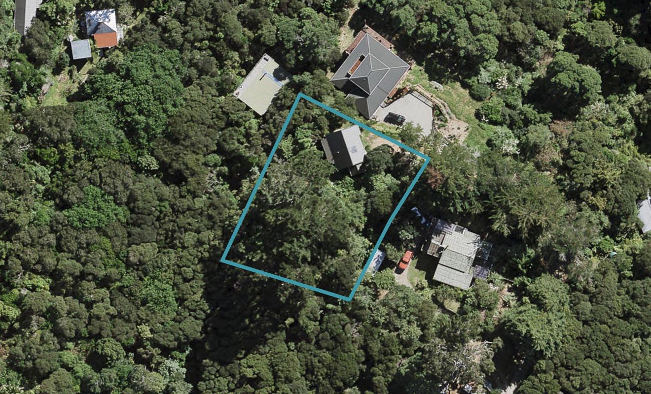 89D Queens Drive, Oneroa, Waiheke Island - Carousel 1