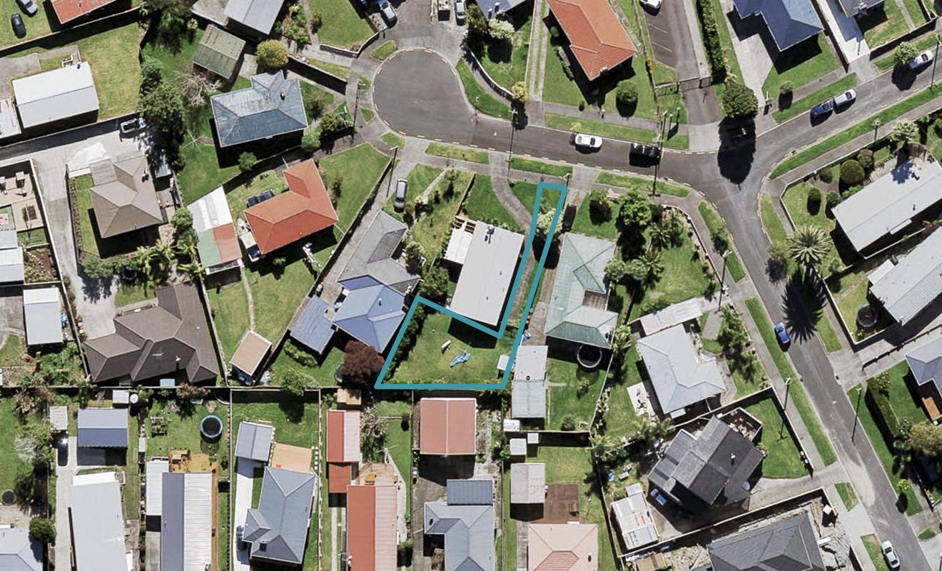 4C Congreve Place, Blockhouse Bay, Auckland - Carousel 1