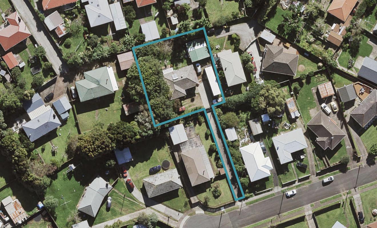 13 Toatoa Place, Mangere Bridge, Auckland - Carousel 1