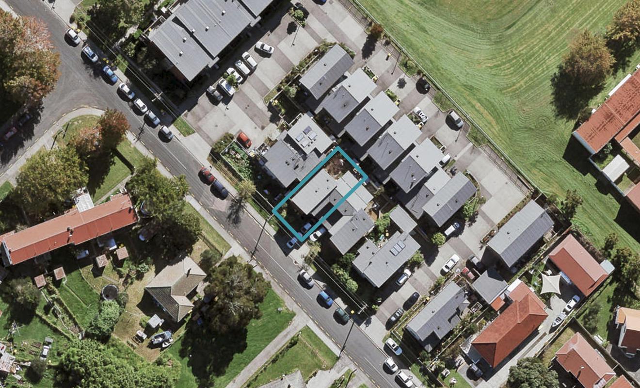 86 Tonar Street, Northcote, Auckland - Carousel 1
