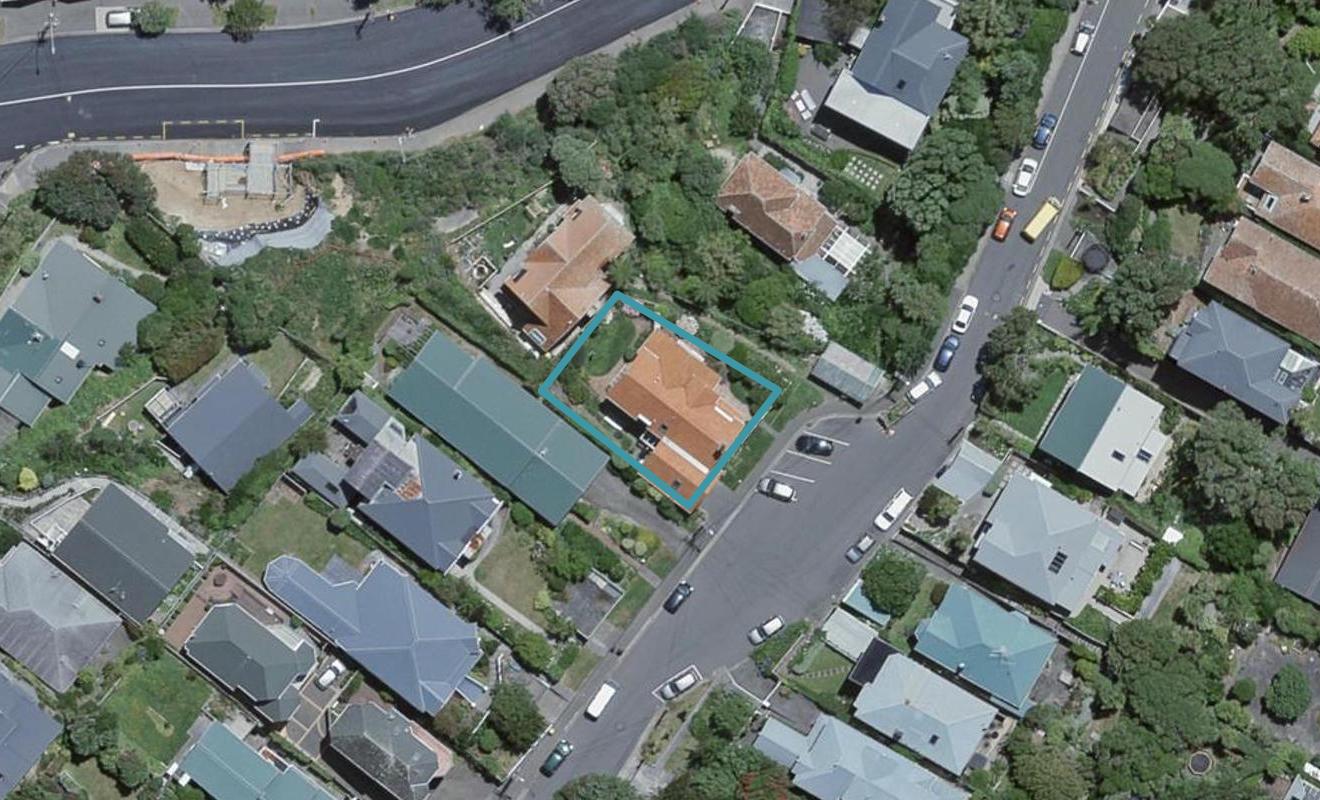 18 Grove Road, Kelburn, Wellington - Carousel 1