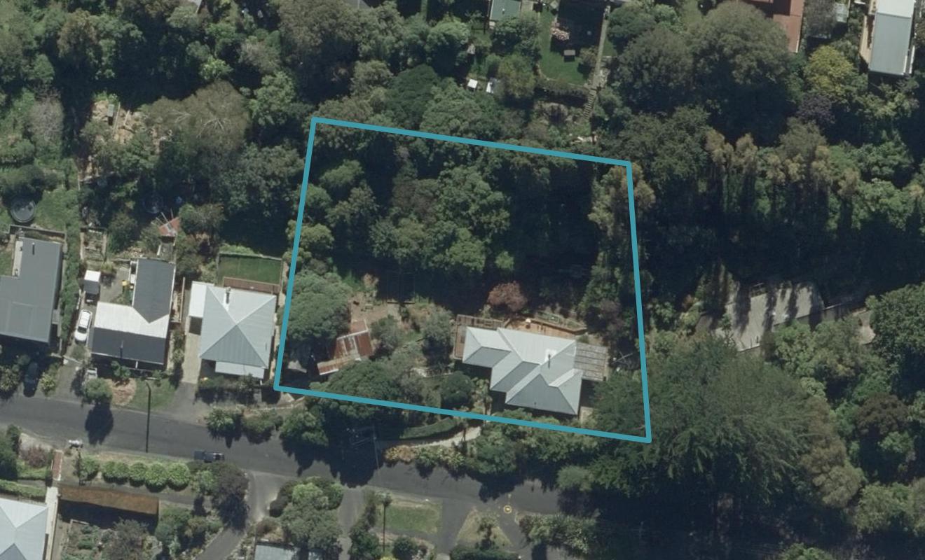 21 Porterfield Street, Macandrew Bay, Dunedin - Carousel 1
