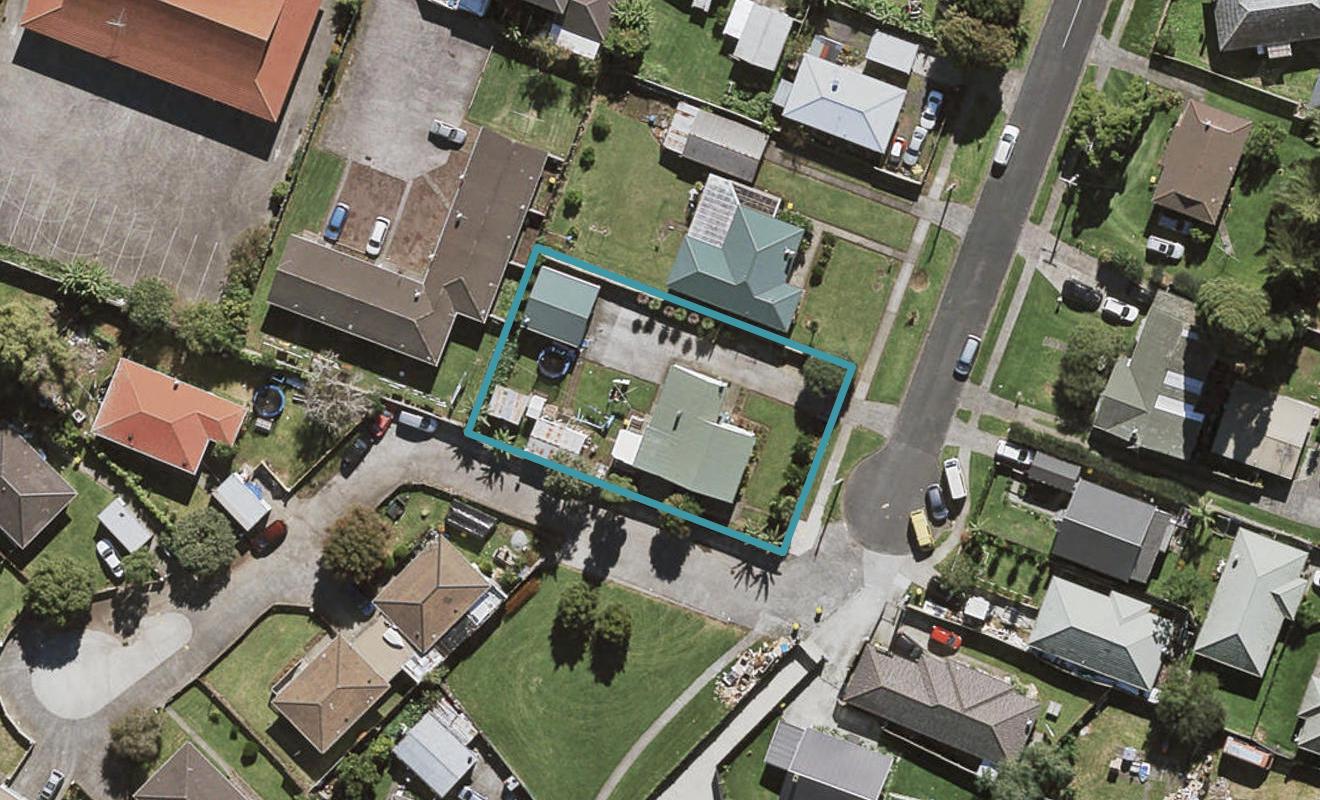 16 Cleek Road, Mangere East, Auckland - Carousel 1