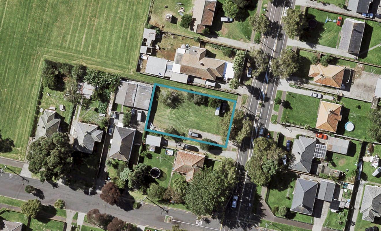 23 Erima Avenue, Point England, Auckland - Carousel 1
