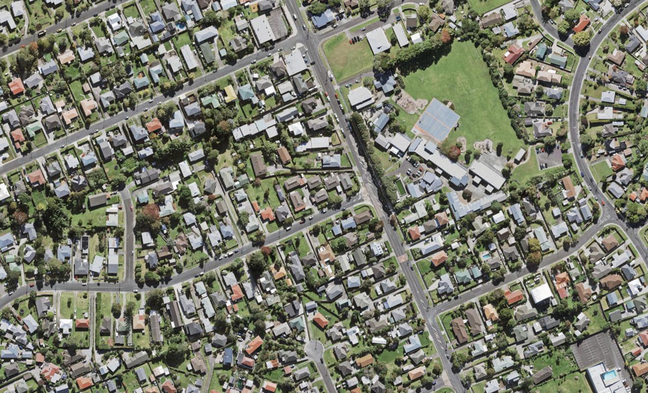 6/1A Amberley Avenue, Te Atatu South, Auckland - Carousel 1